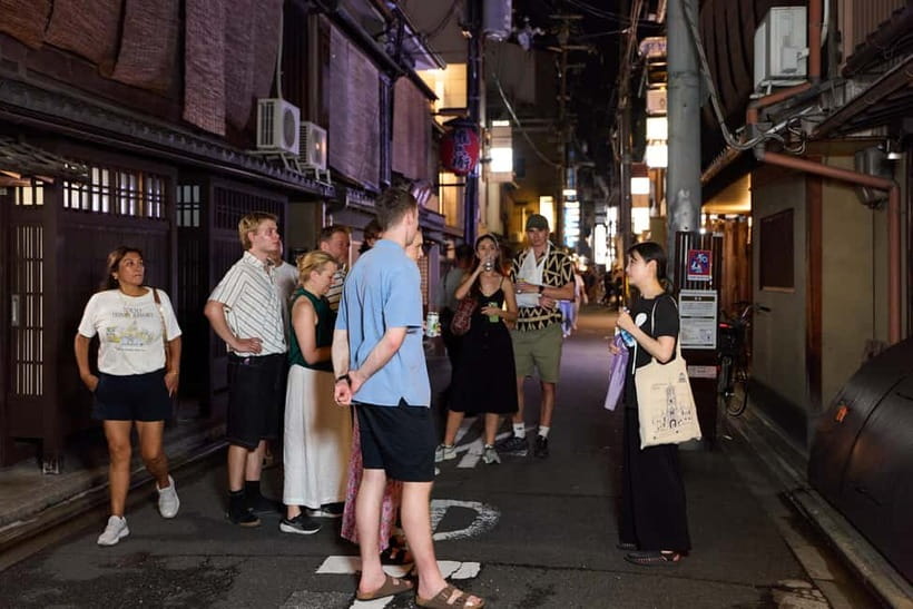 Kyoto: Gion Geisha District Walking Tour - Stories of Geisha - The real payoff: what you learn about geisha culture (not just what you see)