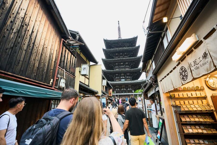 Kyoto: Gion Hidden Gems & Geisha Culture Tour - Tatsumi-jinja Shrine: a 1,000-year-old stop you won’t rush past