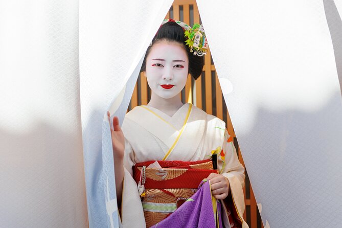 Kyoto: Meet the Geisha Maiko with Gion Walking Tour - Why this Gion tour feels different than the usual walk