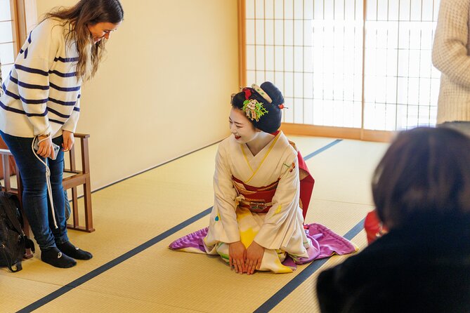 Kyoto: Meet the Geisha Maiko with Gion Walking Tour - Guides, translation, and why small groups make it work
