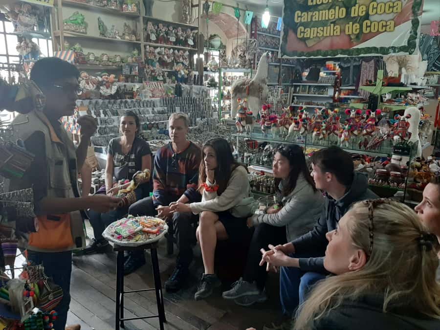 La Paz and El Alto: Cable Car Rides and Walking Tour - Back to La Paz: Jaen Street and the city’s classic bones