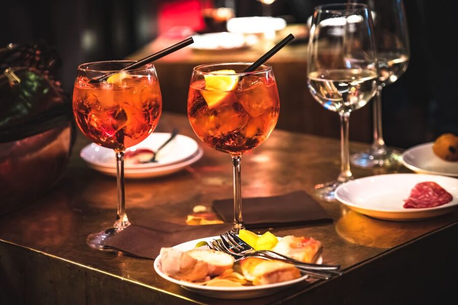 Lake Como: Food Walking Tour - Wine tasting and street food: how Como sets the flavor mood