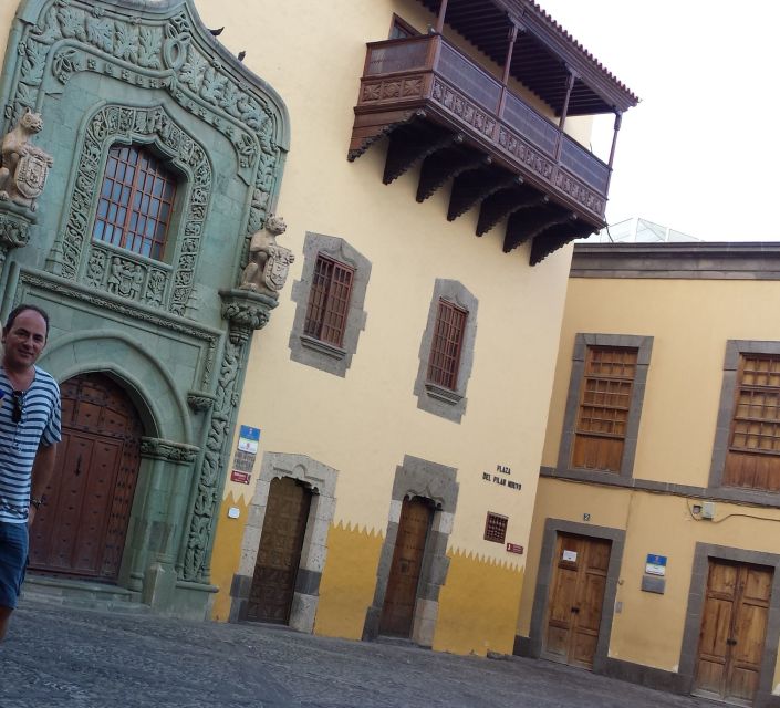 Las Palmas: Private Old City Guided Walking Tour with Tapas - Walking Triana and Vegueta Like You Actually Live There
