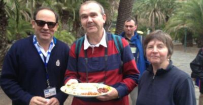 Las Palmas: Private Old City Guided Walking Tour with Tapas - The Tapas Break: A Local Restaurant Moment, Not a Tourist Plate