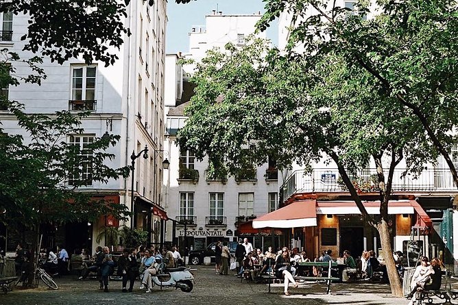 Le Marais District & Jewish Quarter Guided Walking Tour 12ppl Max - Pompidou’s Exterior and Hôtel de Ville: Two Parises, One Walk