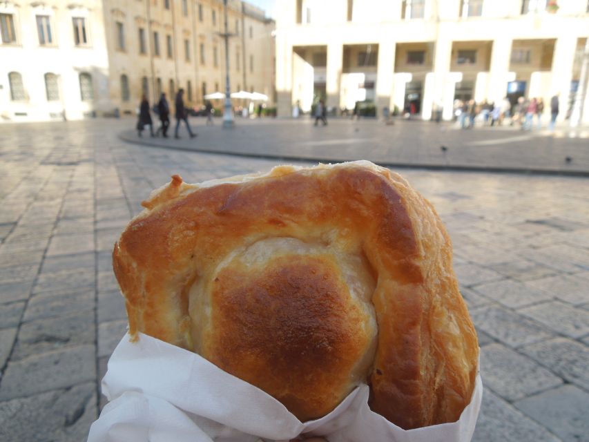 Lecce: Street Food Tasting and Sightseeing Tour - Starting at Porta San Biagio: instant orientation in old Lecce