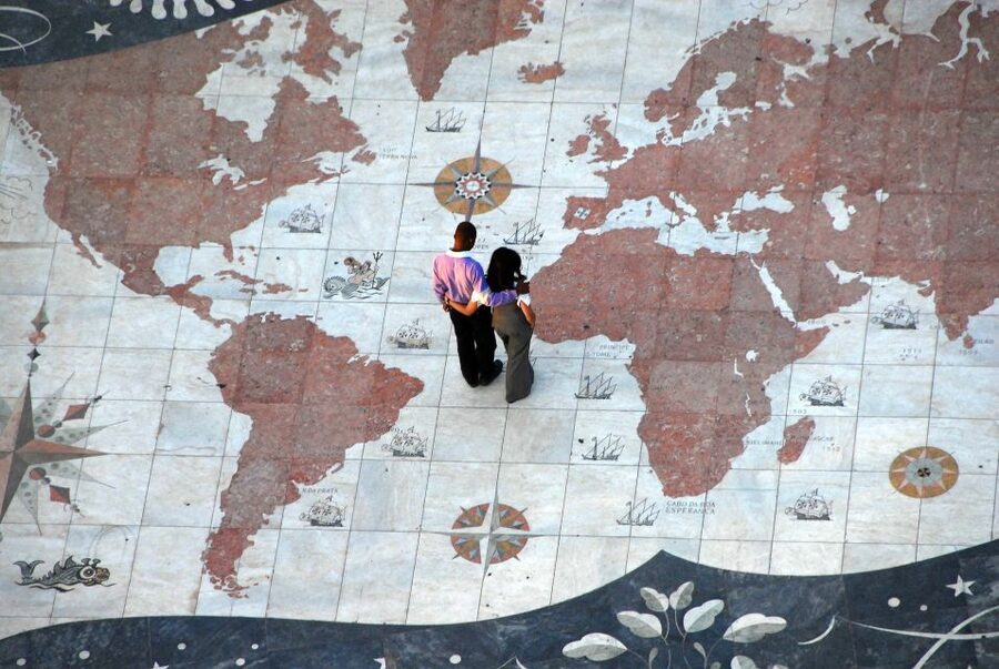 Lisbon: 3-Hour The Slave Trade - An Historical Walking Tour - Alfama-style streets: where the “evidence” is in the details