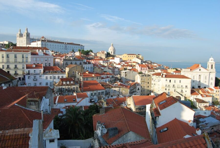 Lisbon: Alfama and São Jorge Castle Quarters Walking Tour - São Jorge walls without the castle ticket: what you really see