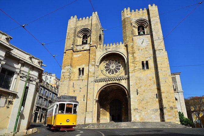 Lisbon: Alfama District Walking Tour - Practical tips for comfort on Alfama cobblestones