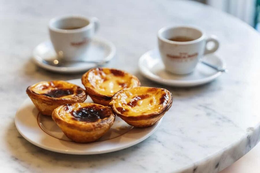 Lisbon: Food Crawl Walking Tour with Local Tastings - Guides make the difference: what the best runs are like