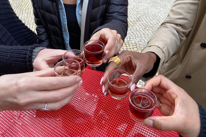 Lisbon Foodies Small-Group Walking Tour - Starting at Hard Rock Cafe: where the walk begins and how it feels
