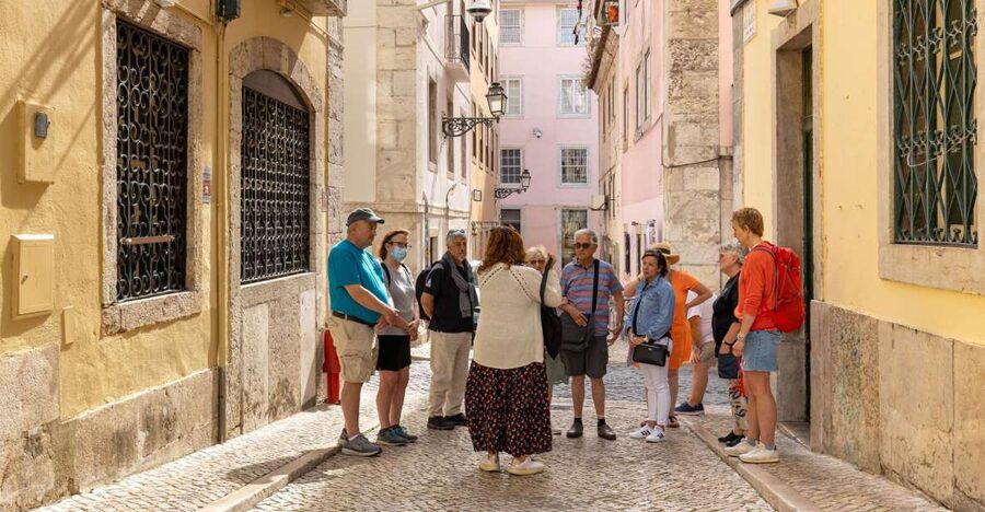 Lisbon: History, Stories and Lifestyle Walking Tour - Quick hits before you go