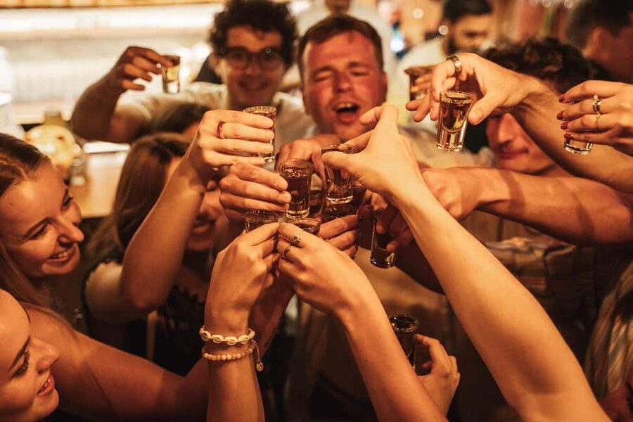 Lisbon: Private Dark History Walking Tour with Drinks - How a 3-Hour Dark History + Drinks Night Works in Lisbon