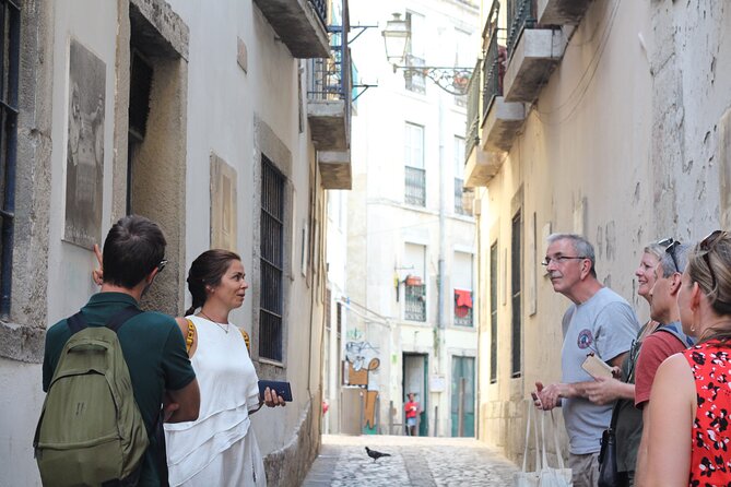 Lisbon Roots - Small group Food & Culture Walking Tour w/tastings - Small Group Energy (Max 12) and Guides Who Actually Connect Dots