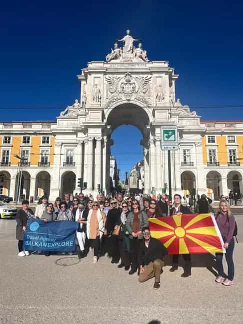 Lisbon Through the Eyes of a Local - Food and Walking Tour - St. Dominic’s Square to Church of St. Dominic: The Baixa-Start Photo Trail
