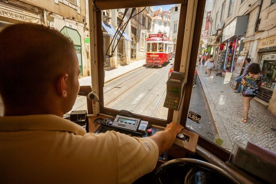 Lisbon Tram No. 28 Ride & Walking Tour - Riding Tram No. 28: The Hill Climb, the Views, and the Reality Check