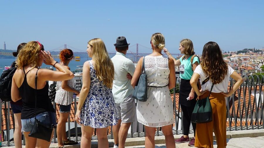 Lisbon: Walking Tour in the Center (Max 12 Participants) - Rua Augusta and the world-famous arches by the river
