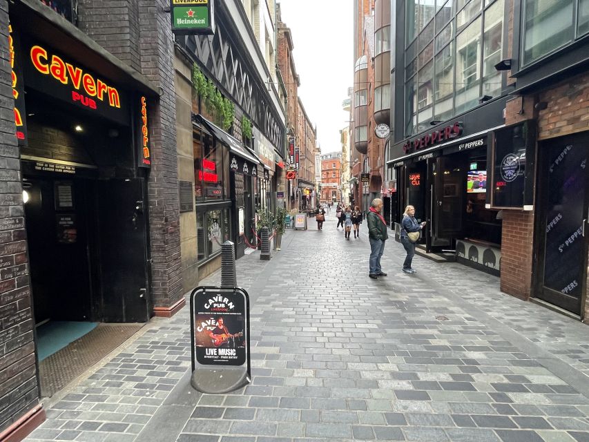 Liverpool: Beatles Highlights Walking Tour - Meeting in central Liverpool and stepping into the 1960s