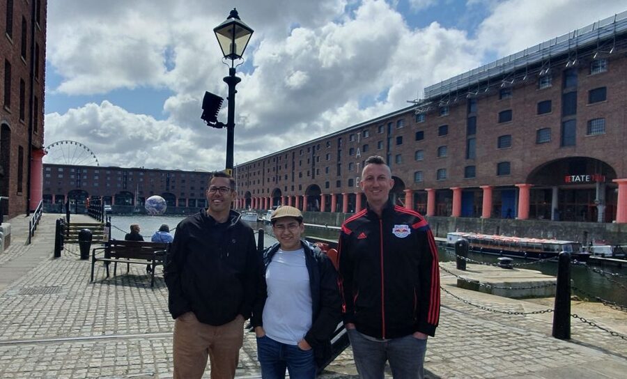 Liverpool: Guided City Walking Tour - Queen Victoria Monument: the end point that helps you plan the rest