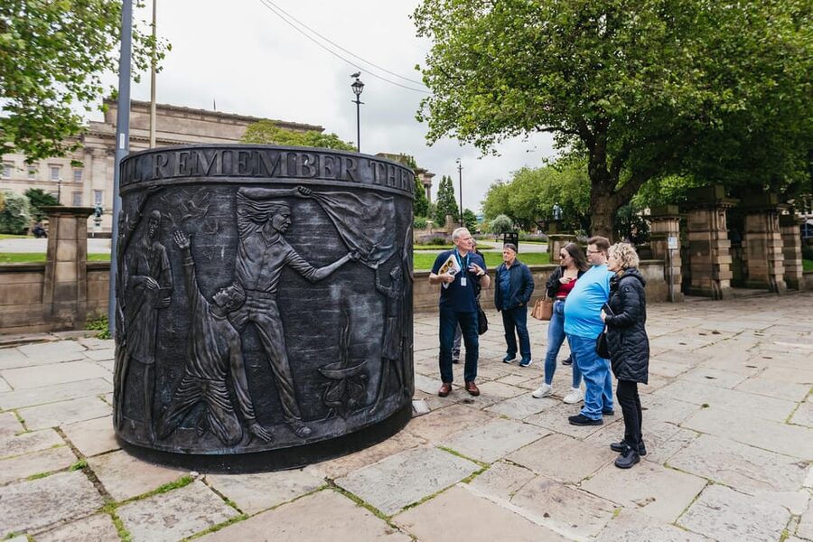Liverpool: The Beatles and Cavern Quarter Walking Tour - The guide factor: why this walk scores so high