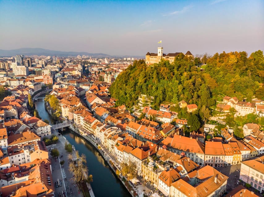 Ljubljana: 2h walking tour with local guide - Town Square and Town Hall: civic pride in stone