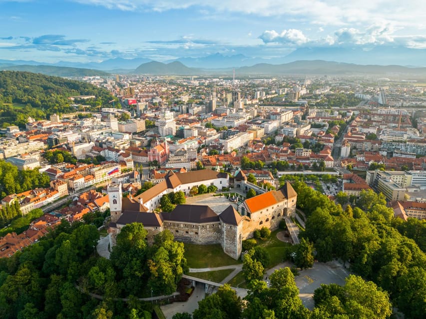 Ljubljana: 2h walking tour with local guide - Dragon Bridge and Butchers’ Bridge: folklore told in steel and stone