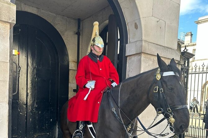 London Essential 2 hour introductory Walking Tour With a Londoner - The Mall to Trafalgar Square: Monuments, Culture, and a Walk You Can Follow