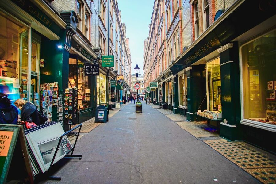 London: Harry Potter Movies Walking Tour (Kids Go Free) - The First Tube Leg: Quick Transit, Big Save on Time