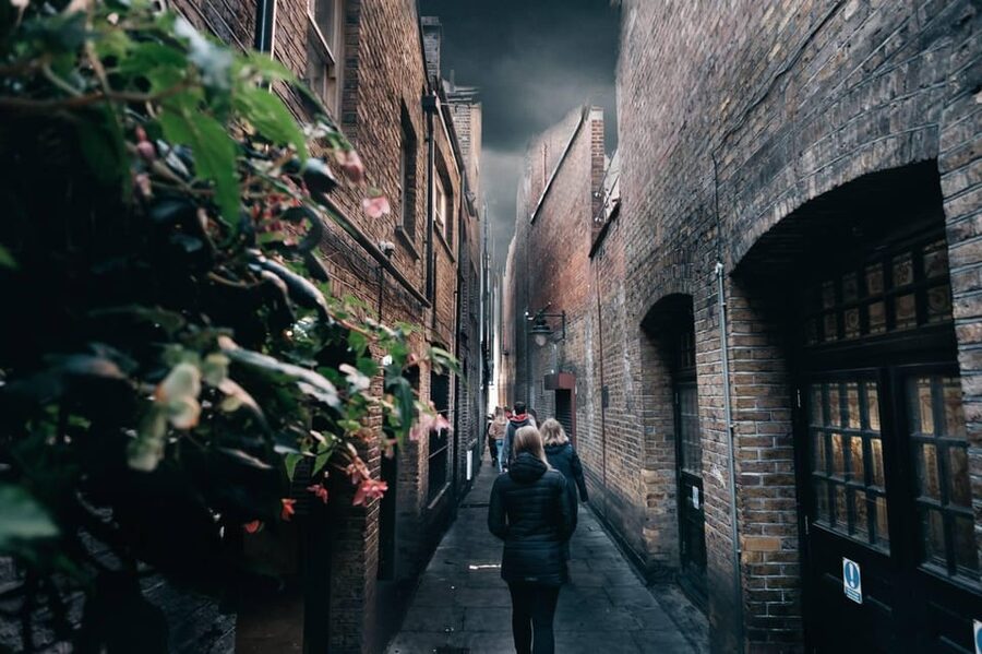 London: Harry Potter Walking Tour in German - Sorting into Hogwarts House in Southwark