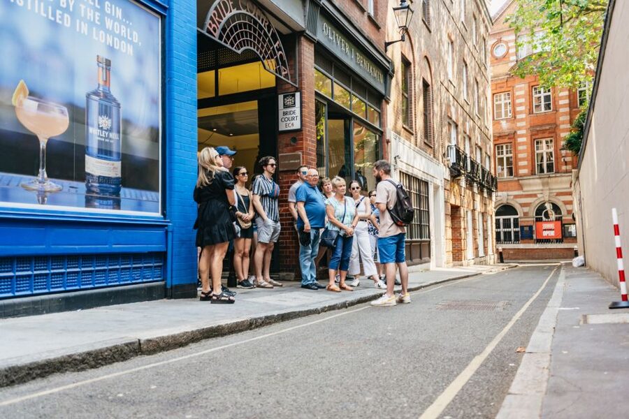 London: Historic Pubs of Central London Walking Tour - Four Pub Stops: Comparing London’s Drinking Culture, Not Just Collecting Stops