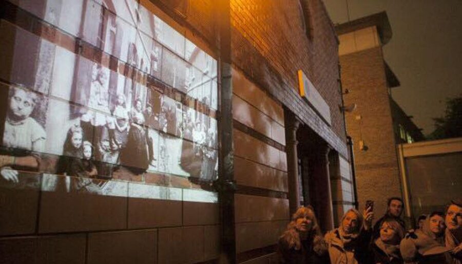 London: Jack the Ripper Walking Tour - Ripper Vision Tours - Ripper-Vision on the street: why the projector matters