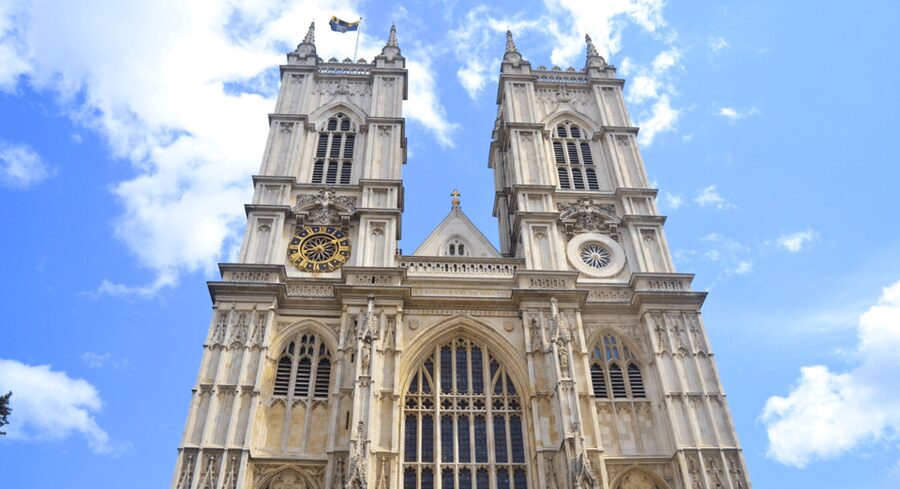 London: London Sightseeing Walking Tour with 30+ Sights - Start at St Paul’s, Then Switch from Streets to Landmarks