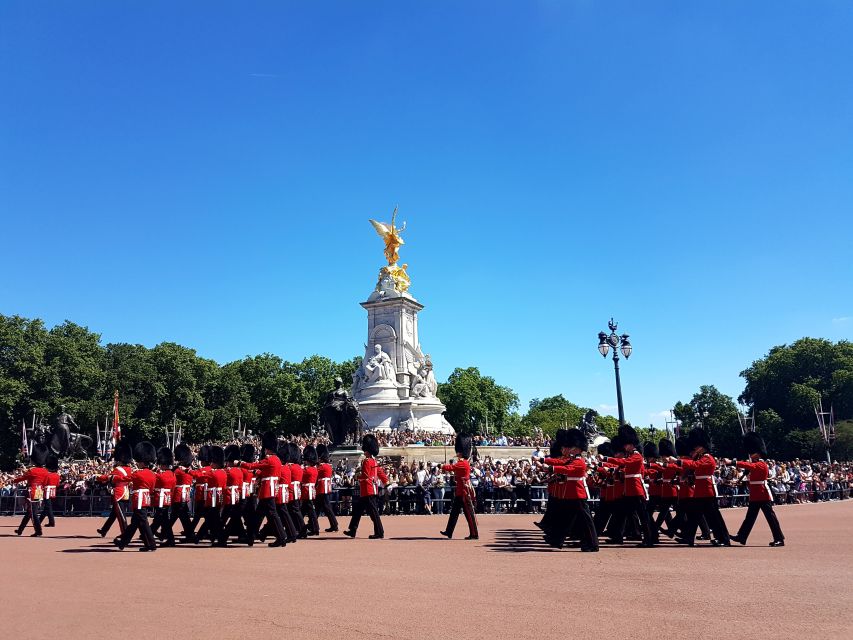 London: Palaces and Parliament Walking Tour - Starting at The Ritz: Finding your group without stress