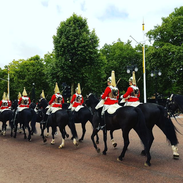 London: Palaces and Parliament Walking Tour - Pace, crowds, and what to wear so your feet forgive you