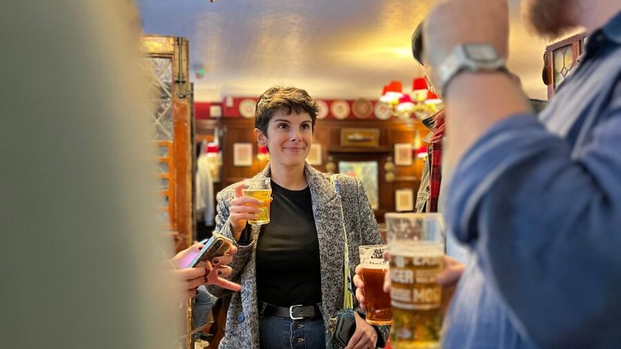 London: Royal Historic Pubs Walking Tour - The royal district walk: alleyways, tunnels, and palaces in your peripheral vision