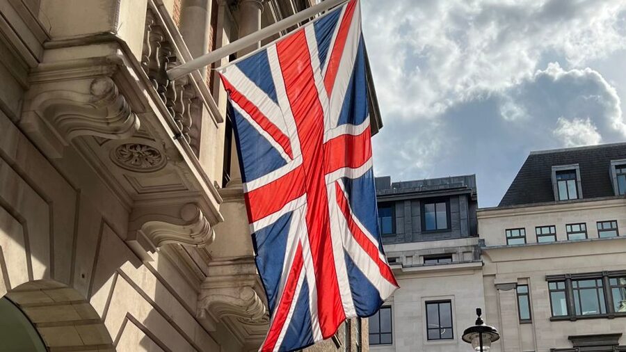 London: Royal Historic Pubs Walking Tour - Who should book this London royal pub tour?