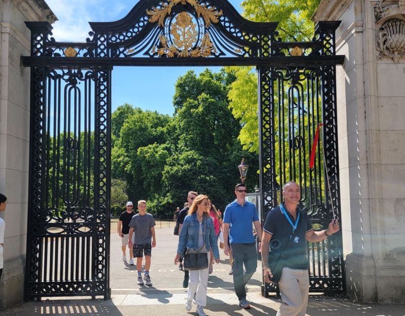 London: Royal Walking Tour and Buckingham Palace Audio Tour - The King’s Tour Artists Exhibition (2025 Only) and What It Adds