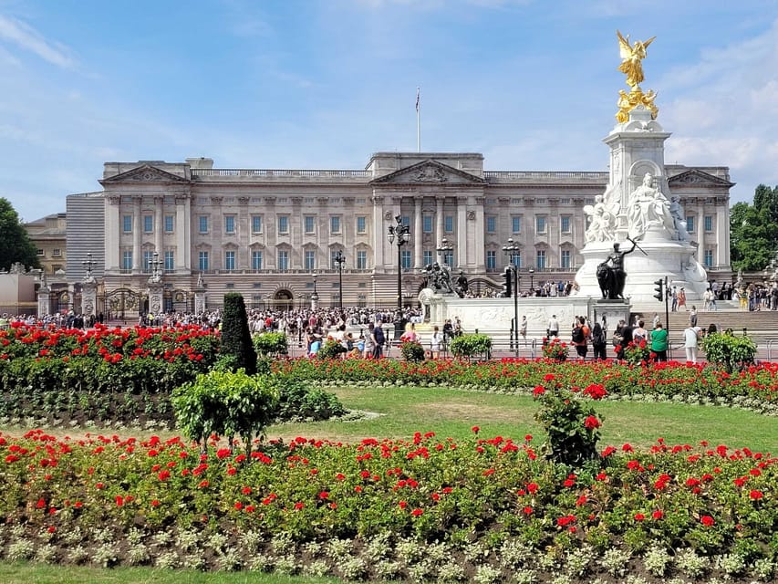 London: Royal Walking Tour with Guard Change & Royal Mews - Buckingham Palace State Rooms: the season-limited interior payoff