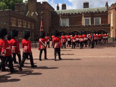 London: Royalty Walking Tour with Changing of The Guard - Getting the best spot for the Changing of the Guard