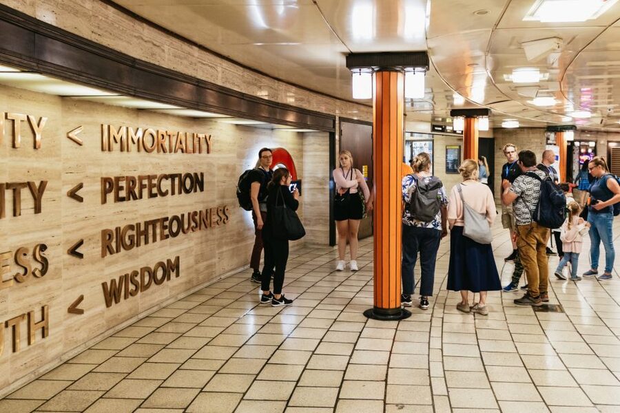 London: Secrets of the London Underground Walking Tour - Walking pace and logistics: what to bring and what to skip