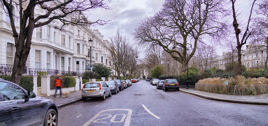 London: Self-Guided Notting Hill Walking Tour with an APP - Elgin Crescent and Lansdowne Crescent: the big-arch street moment