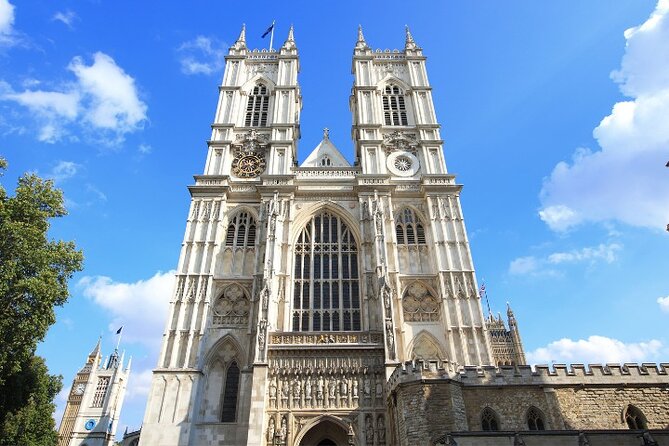 London Sightseeing Walking Tour with 30+ sights - The value: why a $26 walking tour makes sense in London