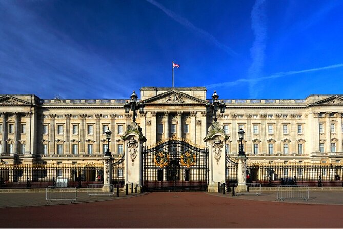 London Sightseeing Walking Tour with 30+ sights - Logistics that matter: meeting point, Tube ride, lunch, and the walking load