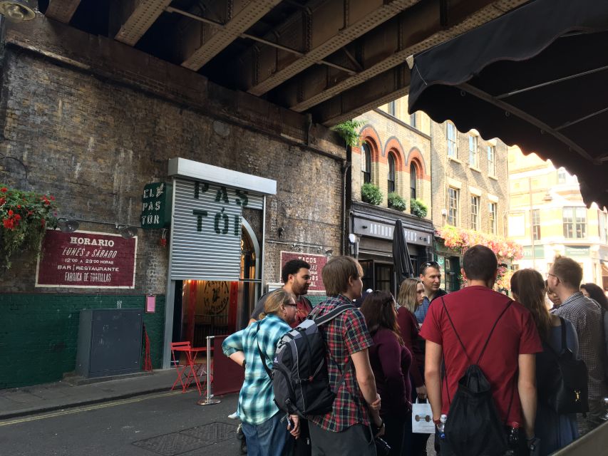 London: Small Group Harry Potter Locations Walking Tour - Leadenhall Market: the Leaky Cauldron entrance photo moment
