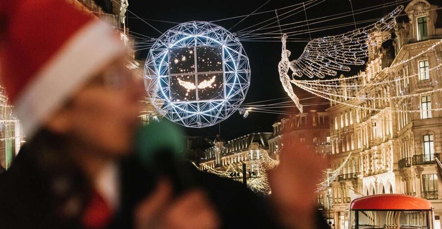 London: Tootbus Christmas Lights Tour incl walking tours - Key things to know before you go