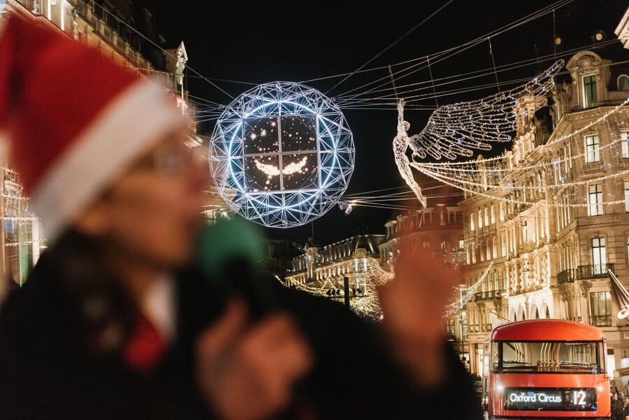 London: Tootbus Christmas Lights Tour incl walking tours - Traffic Reality: When the Bus Pauses, the Magic Slows