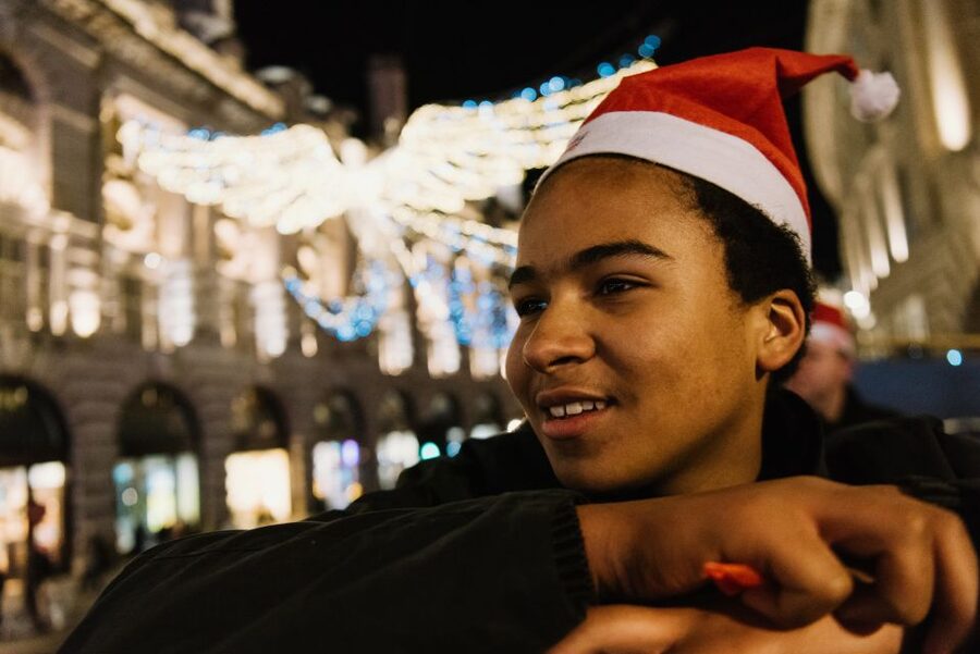 London: Tootbus Christmas Lights Tour incl walking tours - Top-Deck Views on a Double-Decker: When to Get the Best Photos