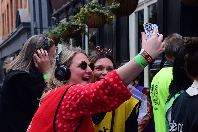 London West End Musical Silent Disco Walking Tour Top 1% Rated - Why a Silent Disco Walk Works in the West End