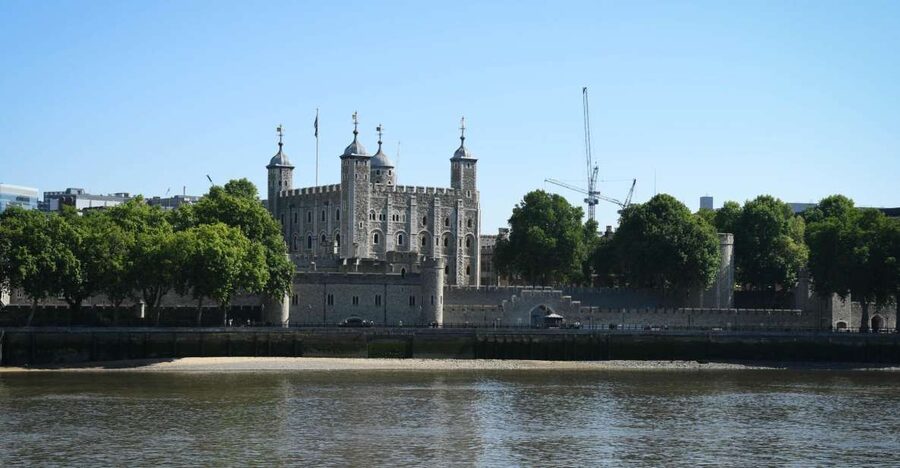 London: Westminster Walking Tour & The Tower of London Entry - Start at The Ritz: your meeting point and first smart move