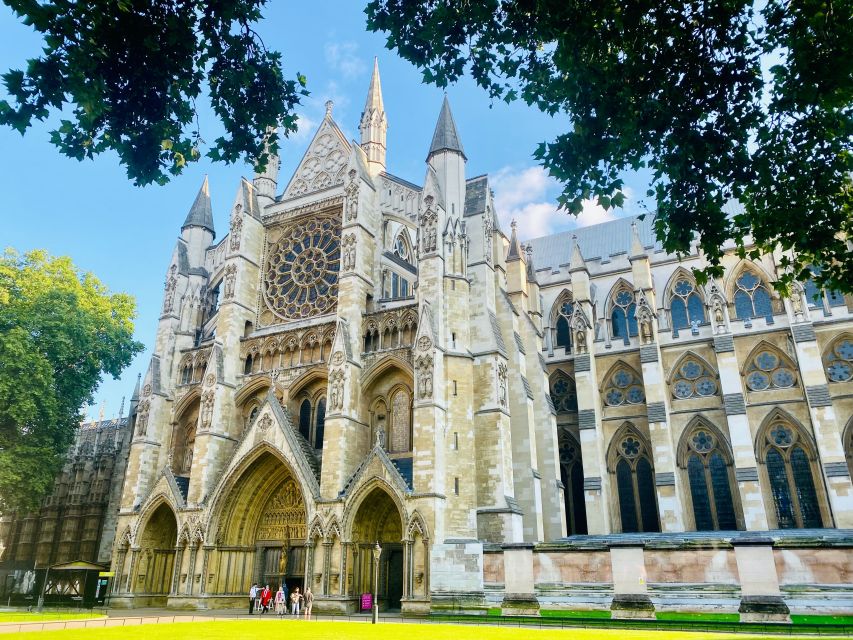 London: Winston Churchill and London in WWII Walking Tour - Big Ben and the Houses of Parliament as wartime machinery